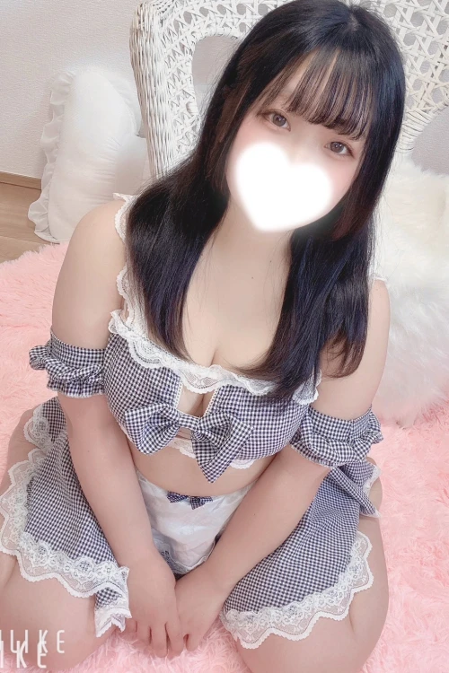 ひな【𝐛𝐫𝐨𝐧𝐳𝐞】